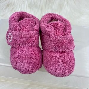 UGG BIXBEE FLUFFY BABY BOOTIES BUBBLEGUM COLOR SIZE 4/5